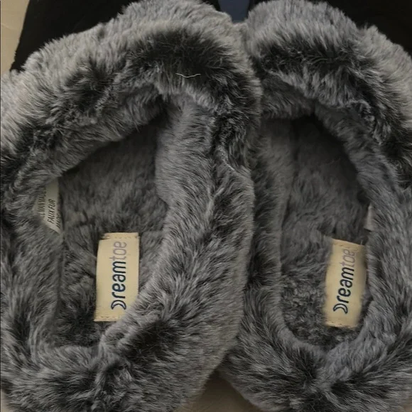 Dreamtoe Women's Black Slippers - Picture 3 of 5